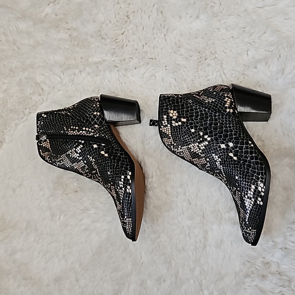 *SOLD* Paolo Westly Black Platinum Snake Print Leather Booties, size 6, NEW, NWB - Picture 11 of 16